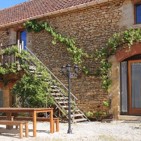 Les Tours De Bombel Bed and Breakfast Saint-Amand-de-Coly Εξωτερικό φωτογραφία