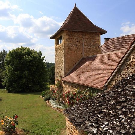 Les Tours De Bombel Bed and Breakfast Saint-Amand-de-Coly Εξωτερικό φωτογραφία