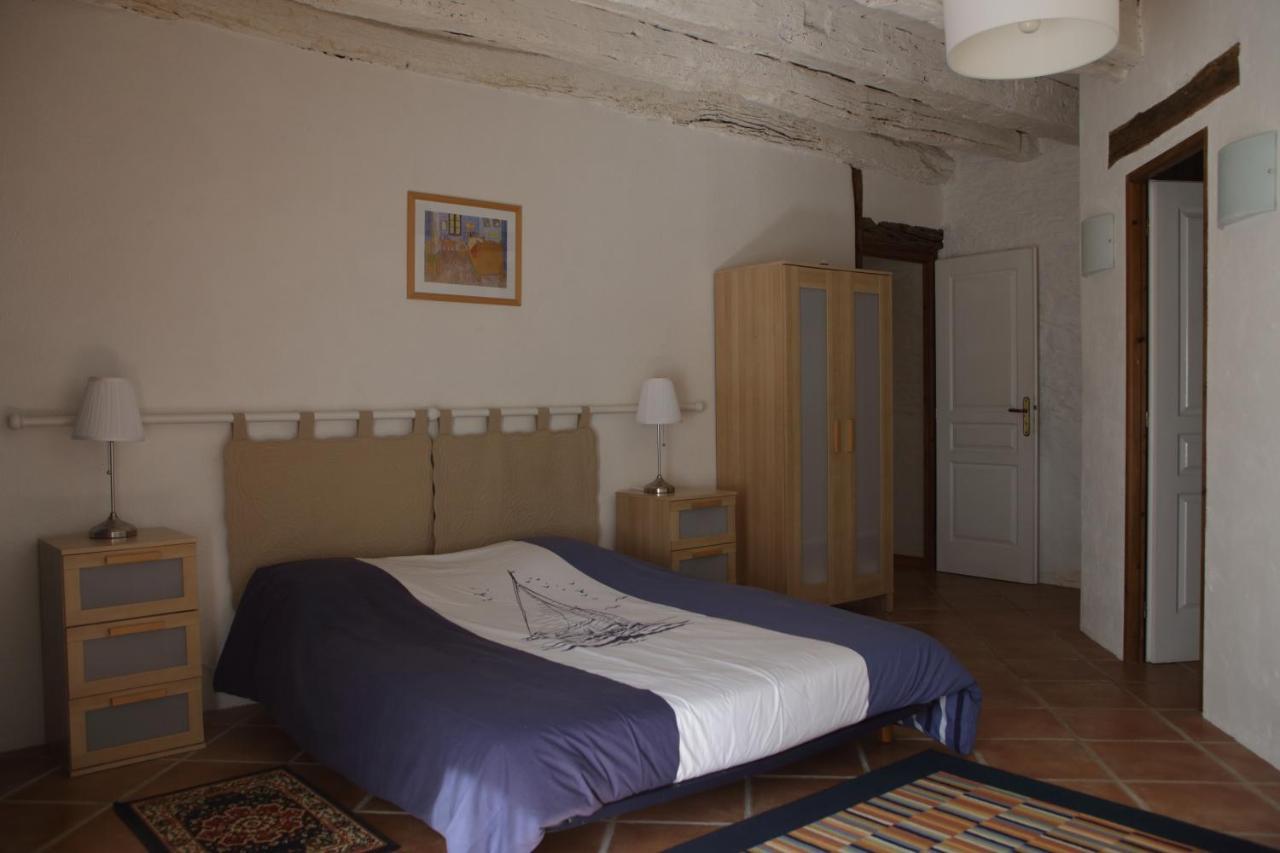 Les Tours De Bombel Bed and Breakfast Saint-Amand-de-Coly Εξωτερικό φωτογραφία