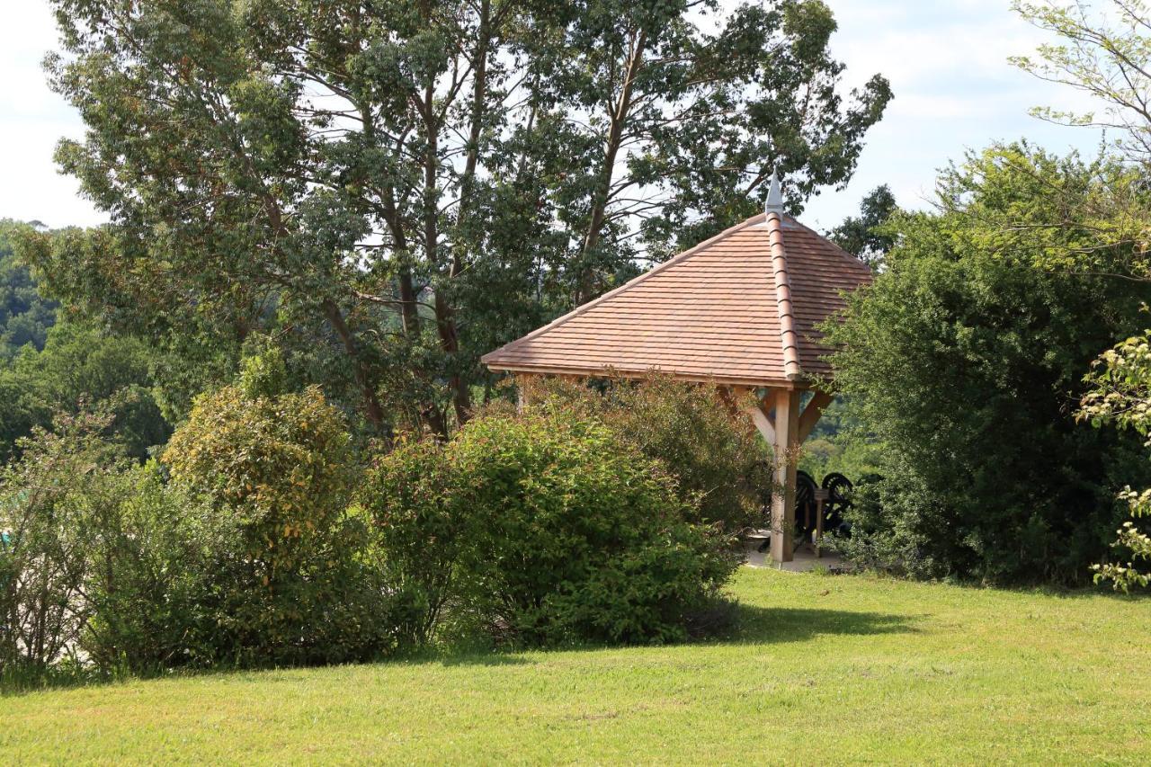 Les Tours De Bombel Bed and Breakfast Saint-Amand-de-Coly Εξωτερικό φωτογραφία